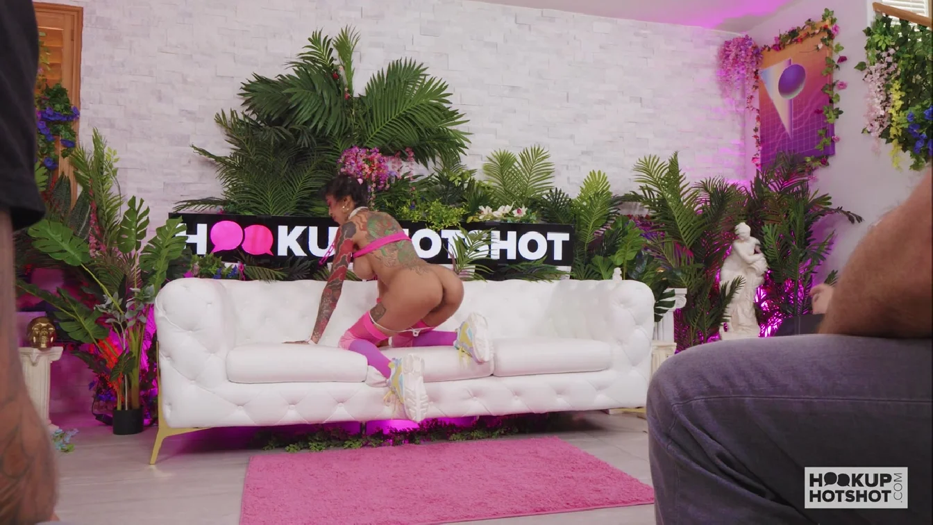 HookupHotshot Episode 431 Ravyn Alexa Anal BTS XXX